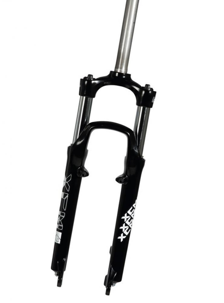 Schwarze SR Suntour SF13XCM 26 Zoll Federgabel mit 100mm Federweg und A-Head Schaft.
