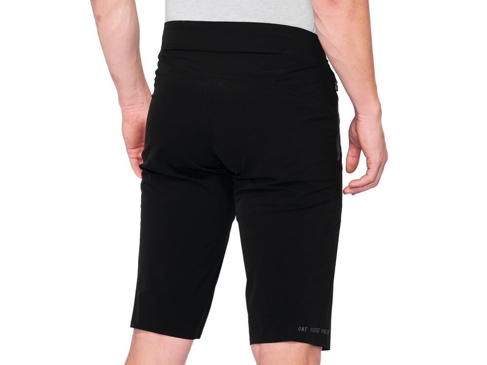 100% Celium Shorts 30" black - ultraleichte MTB-Shorts mit maximaler Bewegungsfreiheit