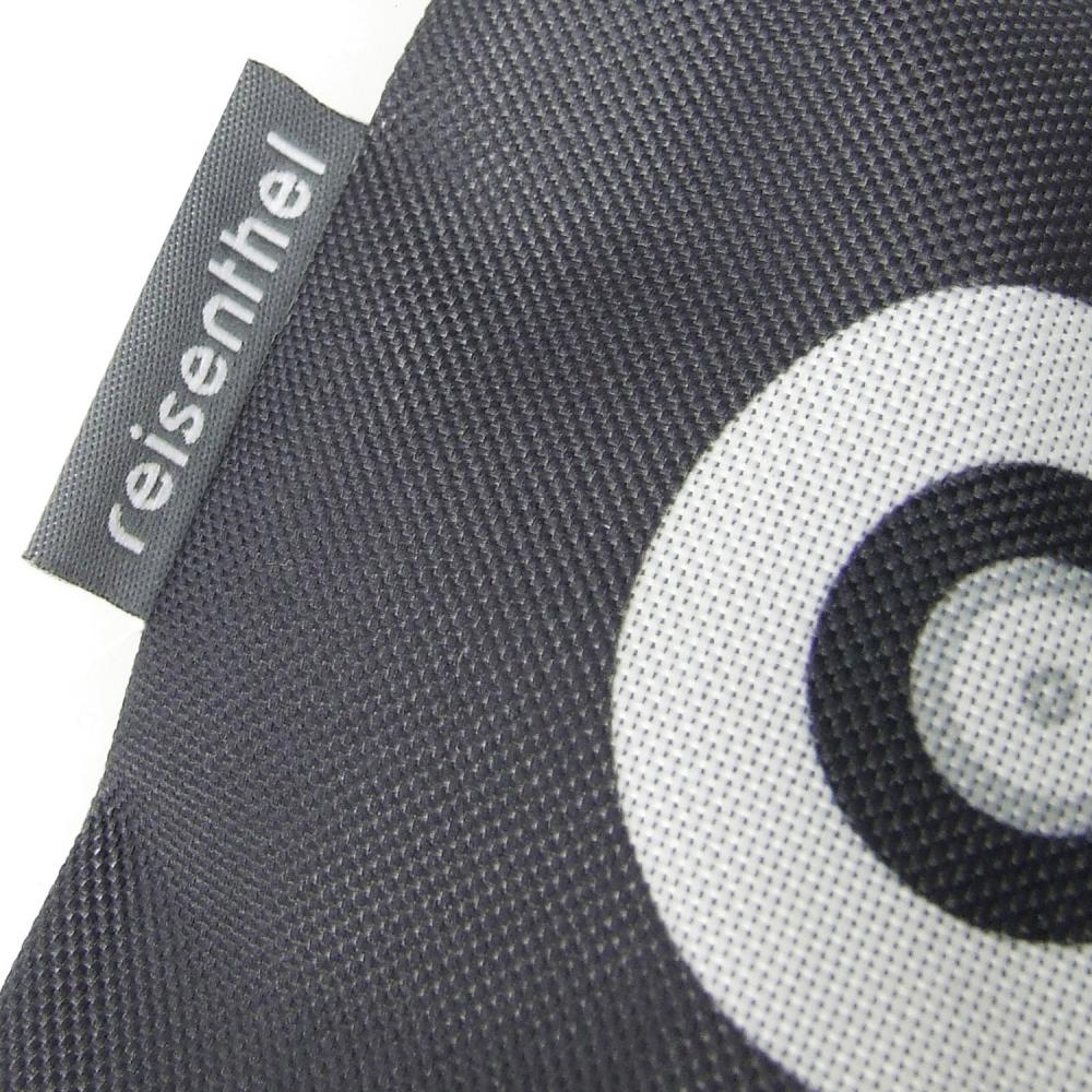 KLICKfix Reisenthel Bikebasket anthrazit, Nahaufnahme des Logos auf strukturiertem Stoff.
