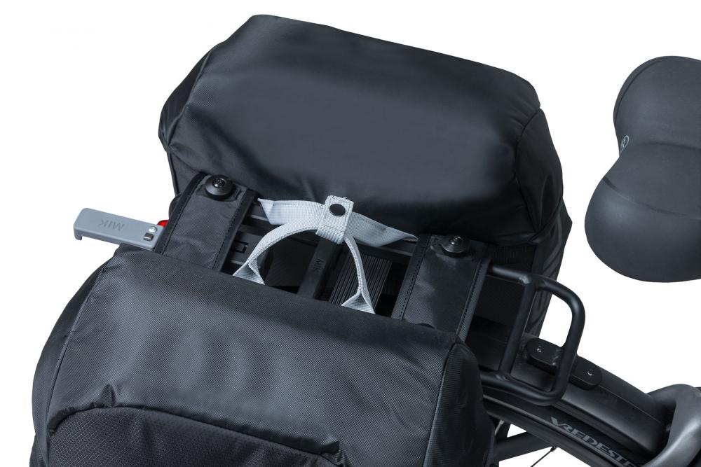 Basil Miles MIK 2.0 Doppeltasche 34 Liter wasserdicht auf Fahrrad-Gepäckträger mit MIK-Platte.