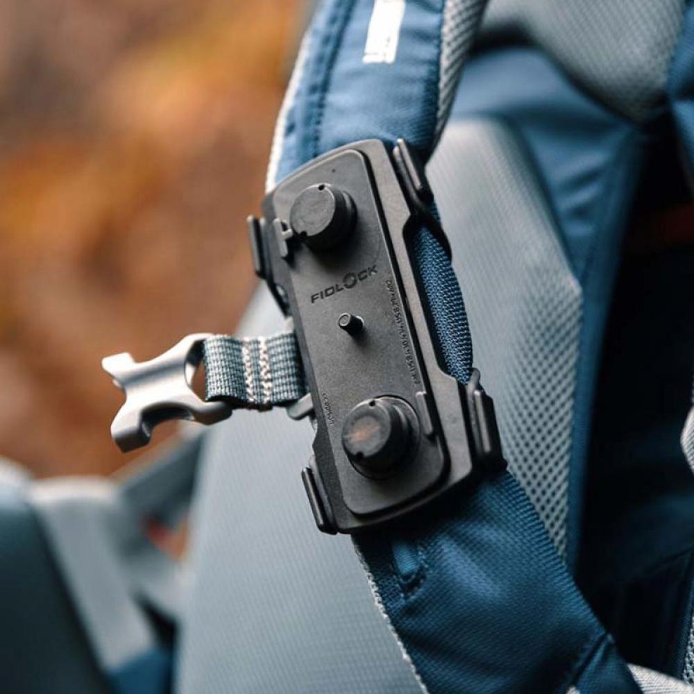 Fidlock Twist Tex Base Multi - Magnet-Mechanischer Flaschenhalter für vertikale und horizontale Gurte, flexibler Halt an Rucksäcken und Taschen