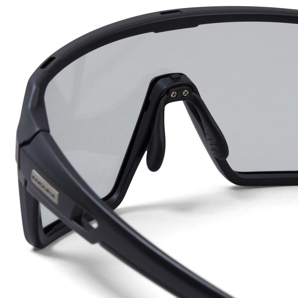 Endura SingleTrack Photochromic MTB-Brille matt schwarz, selbsttönend, inkl. Wechselglas & Hartschalenetui