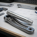 Race Face Cinch Kurbelachse 83mm 30mm silver für MTB und Gravity. Präzise Kraftübertragung und Langlebigkeit.