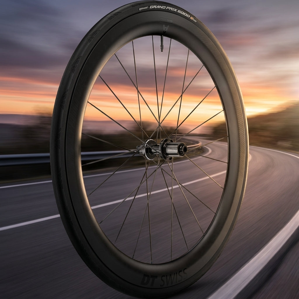 DT Swiss ARC 1100 Dicut Disc Carbon-Rennradlaufrad, 622x22mm, schwarz. Aerodynamisch, ultraleicht für maximale Geschwindigkeit.