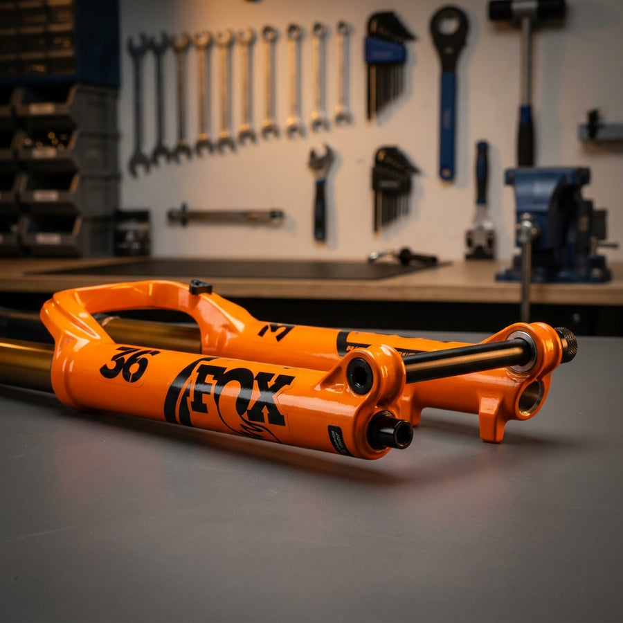 FOX Service Set 2018 36 27.5in 15x110 Orange Lower Leg Assy für Mountainbike Fahrwerk. Präzise Wartung, Top-Performance.