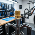 Crankbrothers Pedal Lagerbuchse V2 genutet. Hochwertiges Ersatzteil für Fahrradpedale zur Wartung und Performance-Steigerung.