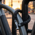 AXA Faltschloss Foldable 6 aus gehärtetem Stahl mit Neoprenhülle schützt Fahrrad sicher vor Diebstahl.
