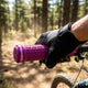 Race Face Grippler Lock-On Griff, 33mm, magenta lila - sicherer Halt und Komfort