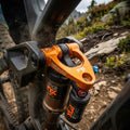 FOX Eyelet 9mm Shaft DHX2 für mehr Dämpfer-Freigängigkeit. Optimiert Mountainbike-Performance im Gravity und Trail Bereich.