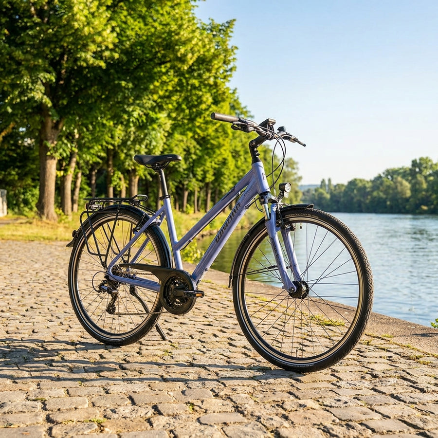 Winora DOMINGO X18 HIGH Trekkingrad in Periwinkle. Hochwertiges Fahrrad für Pendeln und Touren, 18-Gang. fahrradteiole.com.