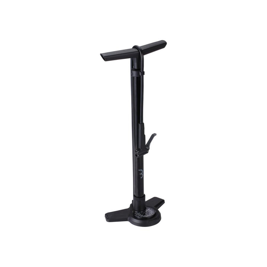Schwarze BBB Cycling AirBoost BFP-28 Standpumpe mit Manometer und Hochdruckschlauch für Fahrräder.
