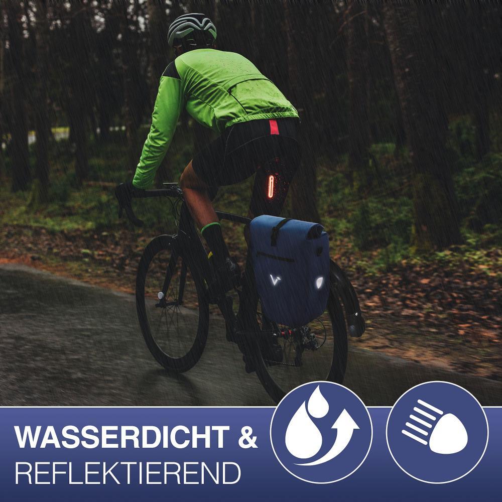 Valkental ValkBasic Gepäckträgertasche blau, 20L, wasserdicht & reflektierend, am Fahrrad im Regen.
