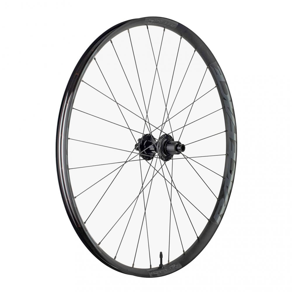 Robustes schwarzes Race Face Aeffect R 29 Zoll Enduro-Hinterrad mit SRAM XD.