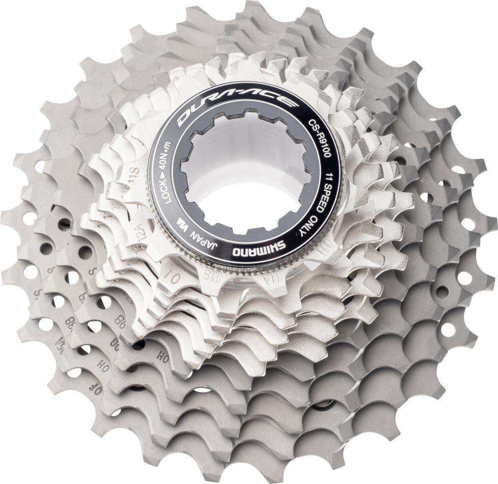 Silberne SHIMANO DURA-ACE CS-R9100 11-fach Rennrad Kassette 11-25Z für präzise Schaltvorgänge.