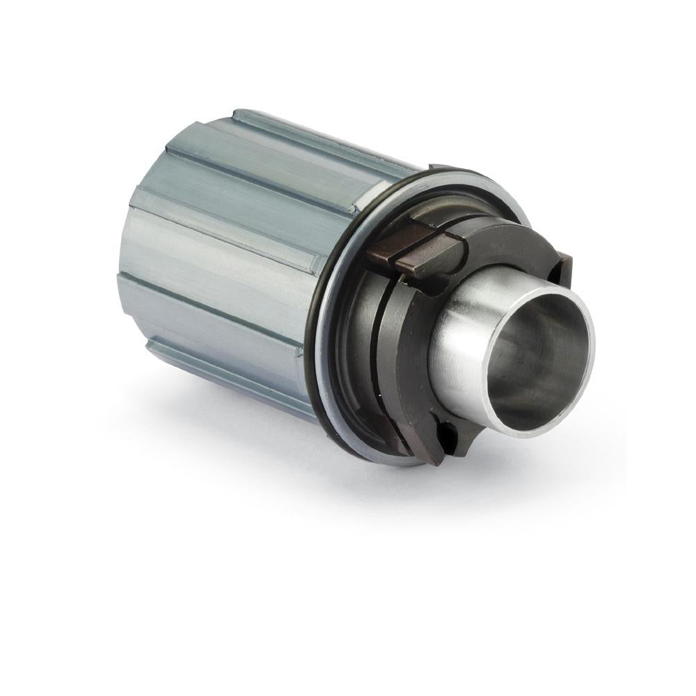 Miche Freilaufkörper Road 9-11s HG für 17mm Achse, silberfarbenes Fahrradteil auf weißem Hintergrund.