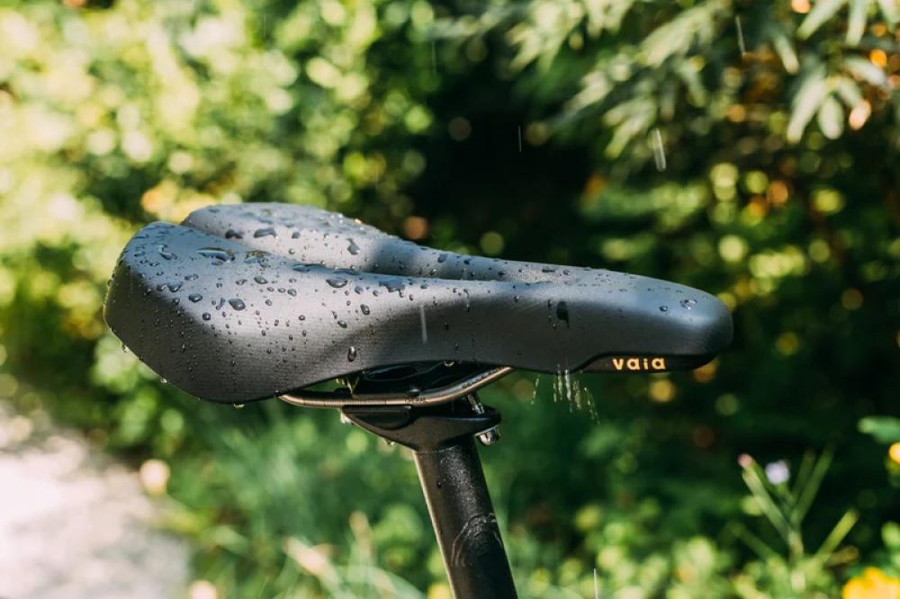 Selle Royal Vaia Moderate Unisex Fahrradsattel, schwarz, wasserabweisend.