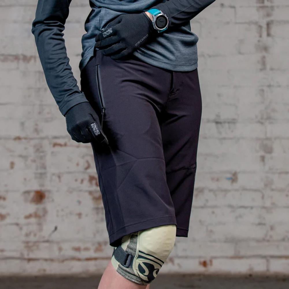 IXS Sports Division iXS Carve Evo Women Shorts 40 black - atmungsaktive MTB-Damenshorts