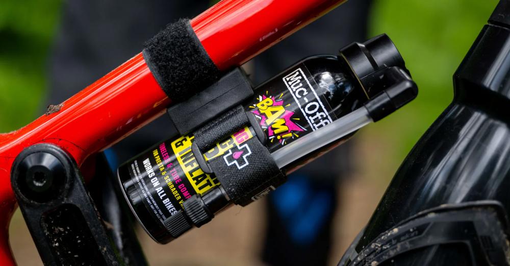 Muc-Off B.A.M! 125 ml Pannenspray Pink - Schnelle Reifenreparatur mit Latexschaum