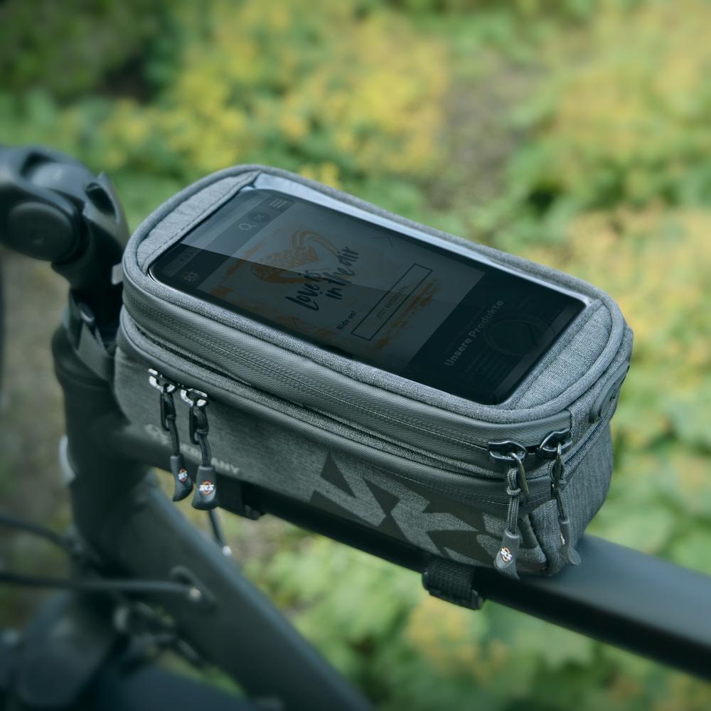 SKS Oberrohrtasche Traveller Smart schwarz - Wasserdichte Rahmentasche mit Touchscreen-kompatiblem Smartphone-Fach, 200x100x11mm, ideal für Trekking- und Rennräder