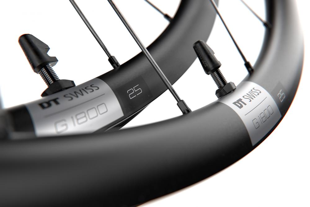 DT Swiss G 1800 SPLINE 29" Gravel-Laufrad schwarz, robustes Offroad-Vorderrad mit 25 mm Felgenbreite.