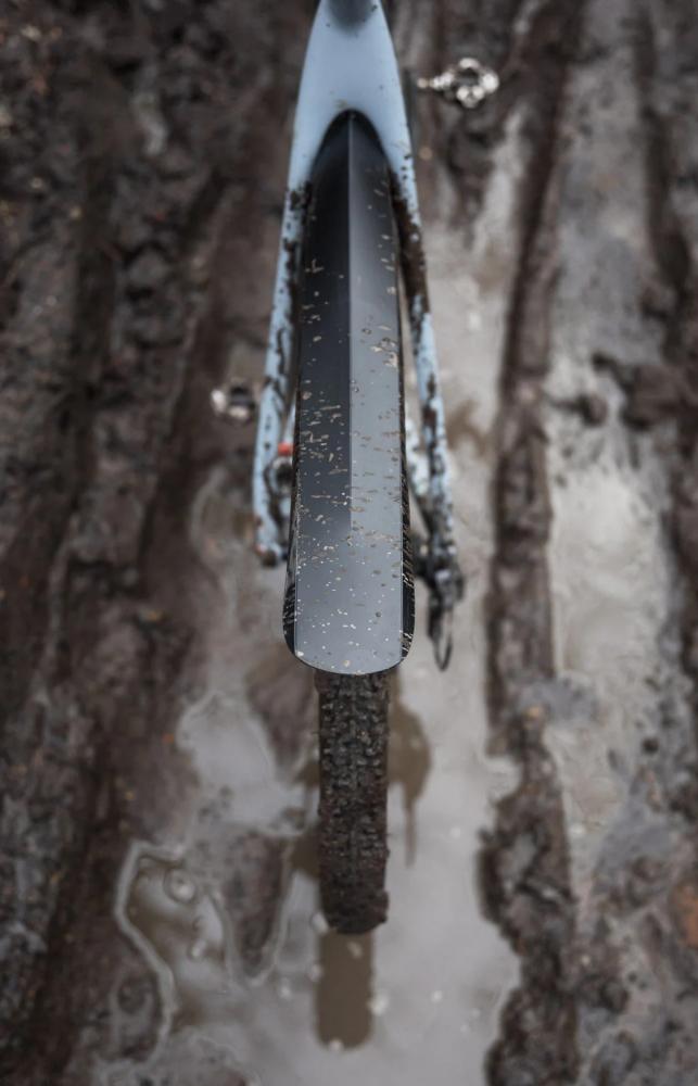 Ass Savers Fendor Bendor Big FRB-4-BLK: Faltbarer, werkzeuglos montierbarer Hinterrad-Spritzschutz für Gravel- und MTB-Bikes, passend für Reifenbreiten von 32-55 mm, Farbe Schwarz
