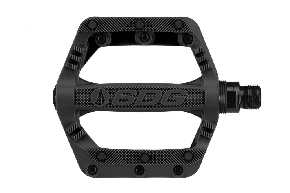 Schwarzes SDG Slater Jr. Fahrradpedal 90x90mm.
