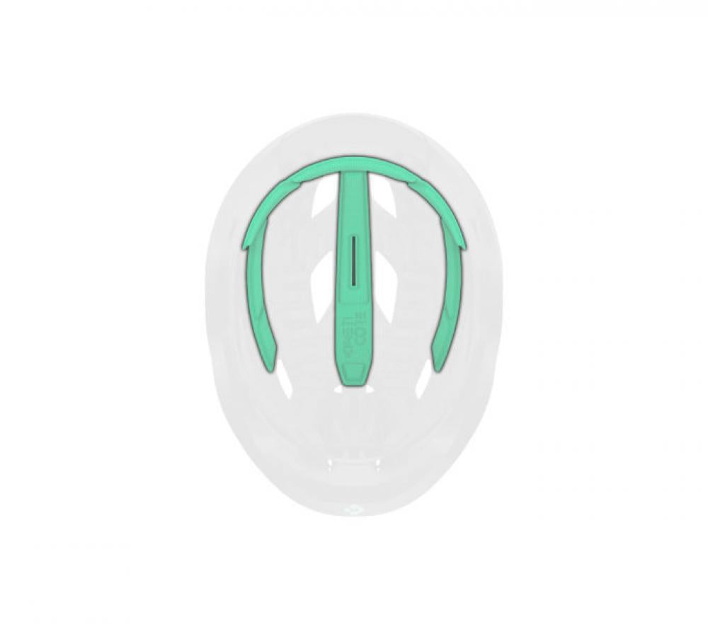 LAZER Strada KC Polster L&XL im weißen Fahrradhelm, grüne Innenpolsterung mit KINETI CORE Schriftzug.