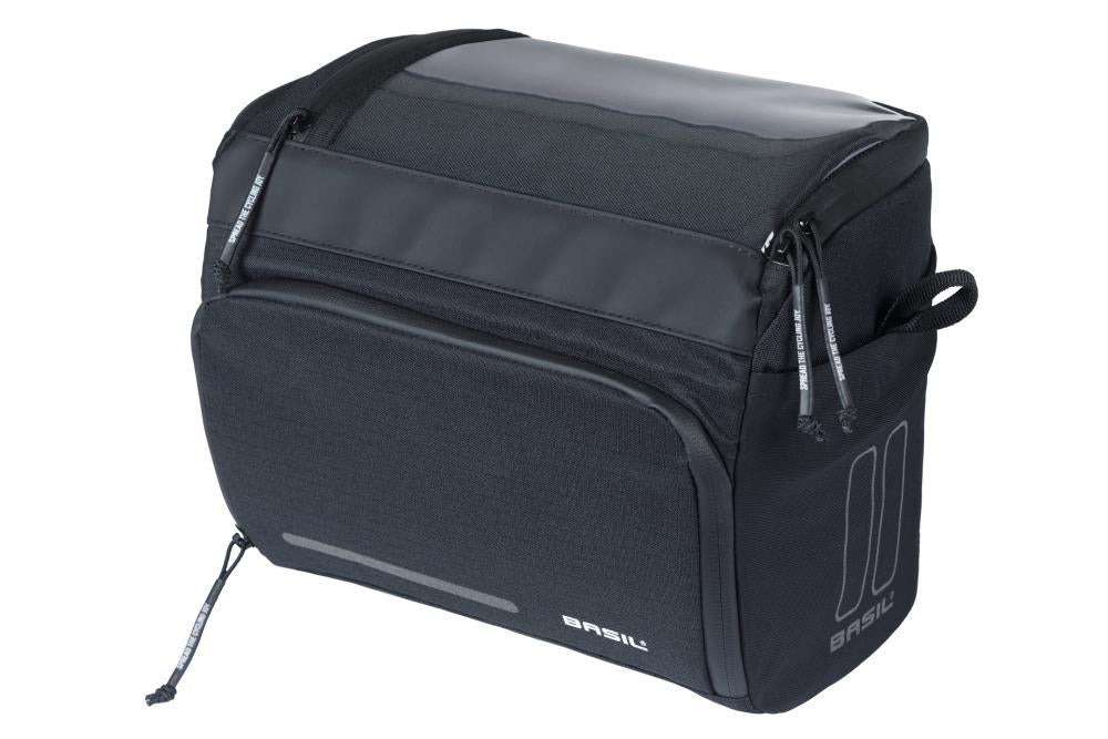 Schwarze Basil Move Lenkertasche KF mit transparentem Smartphone-Fach, Reflektor und wasserabweisendem Material.