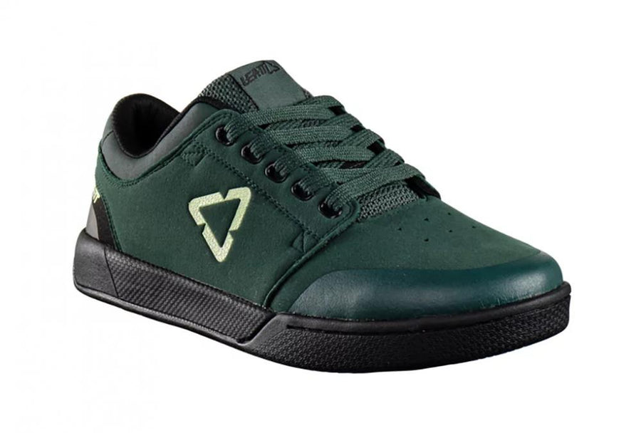 Leatt 2.0 Flatpedal Schuh, Ivy, Größe 45,5, Synthetik-Wildleder, RideGrip-Gummimischung, FlatGrip-Sohle, wasserabweisend, atmungsaktiv, Zehen- und Fersenschutz, antibakterielles Innenfutter
