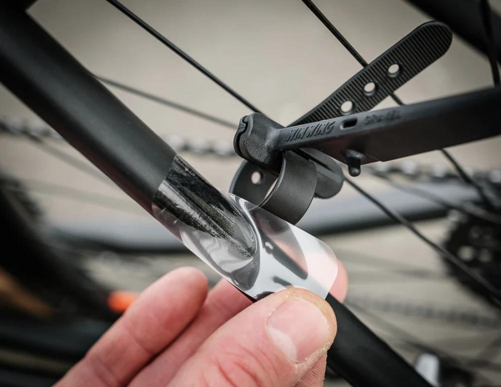 Ass Savers Win Wing 2 Gravel Spektrum  ultraleichter, werkzeugloser Hinterrad-Spritzschutz für Gravelbikes bis 60 mm Reifenbreite, 72 g, einfache Montage
