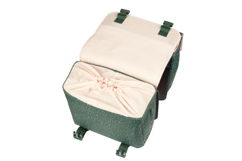 Basil Flair Doppelpacktasche grün, 35L, MIK System Hinterradtasche, geöffnet mit rosafarbener Innentasche.