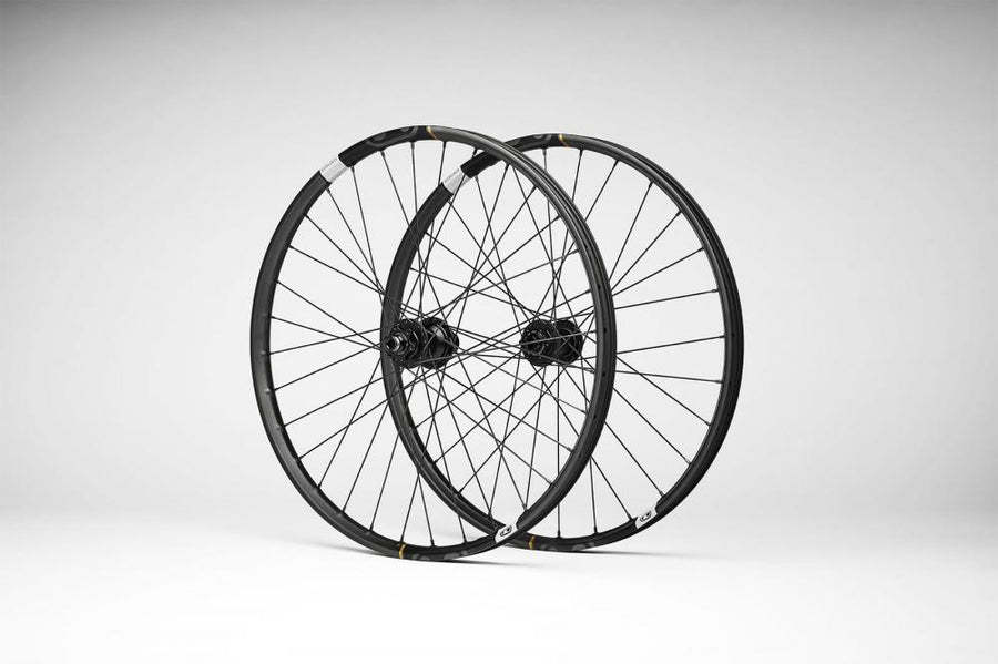 Crankbrothers Synthesis Carbon E-BIKE BOOST Tubeless Ready Laufradsatz, 27.5Zoll , 110x15mm-148x12mm, Shimano HG, black