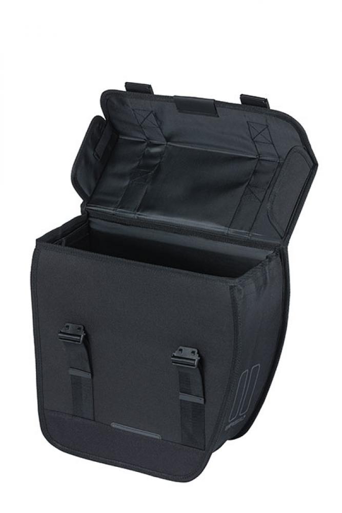 Offene schwarze Basil Tour Einzelfahrradtasche, 14L, mit Hook-On-System, wasserabweisend, reflektierend für E-Bikes.