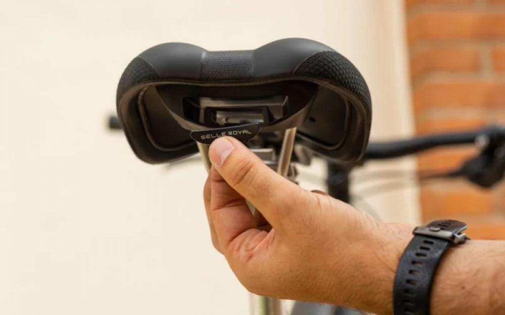 Selle Royal Sattel Ellipse Premium schwarz, Hand betätigt integriertes Befestigungssystem.