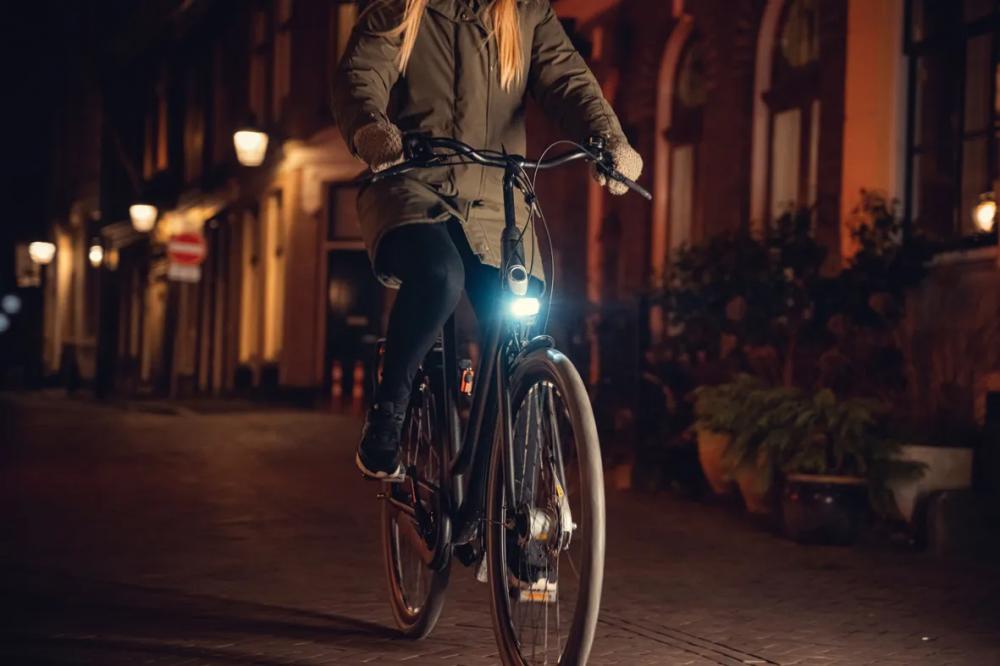 AXA NXT 30 E-Bike-Scheinwerfer 6-48V - 30 Lux LED-Frontleuchte mit Reflektor