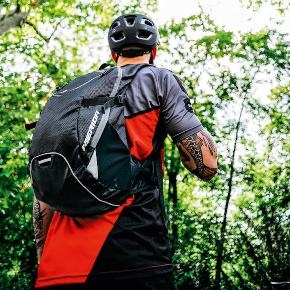 Merida Fifteen II Rucksack 15 Liter Schwarz/Grau - Leicht & Funktional für Tagestouren