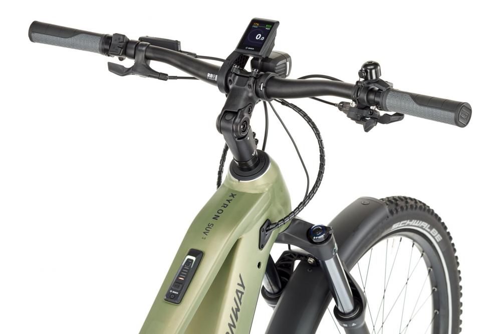 CONWAY Elektro-SUV "Xyron SUV 4.0" (#1), Full Suspension, 29", reseda green matt, 12-Gang SHIMANO "Deore", 40 cm / SnnDas Elektro-SUV ist mit einem Aluminiumrahmen ausgestattet und verfügt über eine Federgabel mit einem Gabelfederweg von 150 mm. Im Rahmen