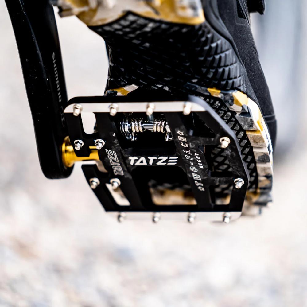 Tatze Two-Face MTB Hybrid Pedale  Robuste Kombipedale mit 14 austauschbaren Pins, Cr-Mo-Achse, CNC-gefrästem Aluminiumkörper, ideal für MTB und Trail-Einsätze