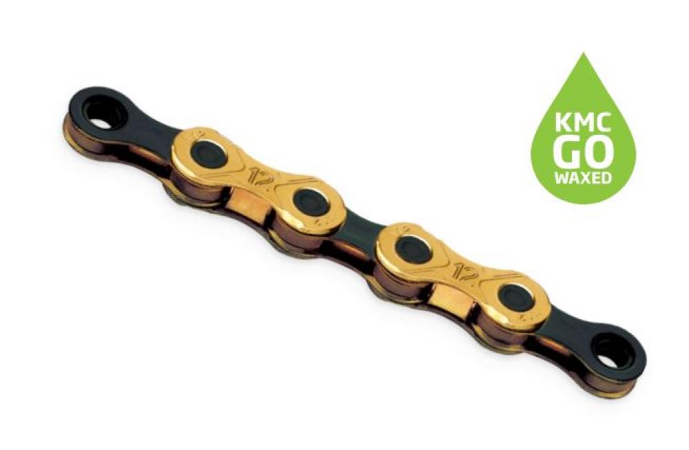 KMC X12 12-fach Fahrradkette, gold-schwarz, gewachst, mit KMC GO WAXED Logo.