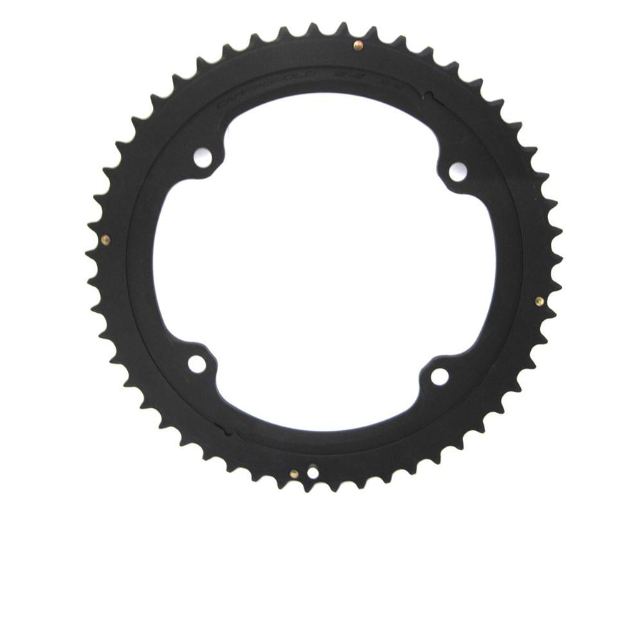 Schwarzes Campagnolo Super Record 12s Kettenblatt 52z, 112mm Lochkreis, für Rennräder, isoliert auf weiß.