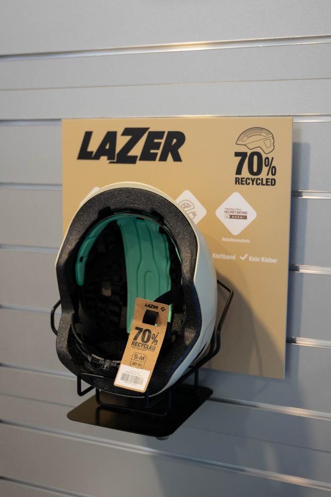 LAZER Slatwall backer & Shelf 2022 Einheitsgröße - professionelle Helmpräsentation