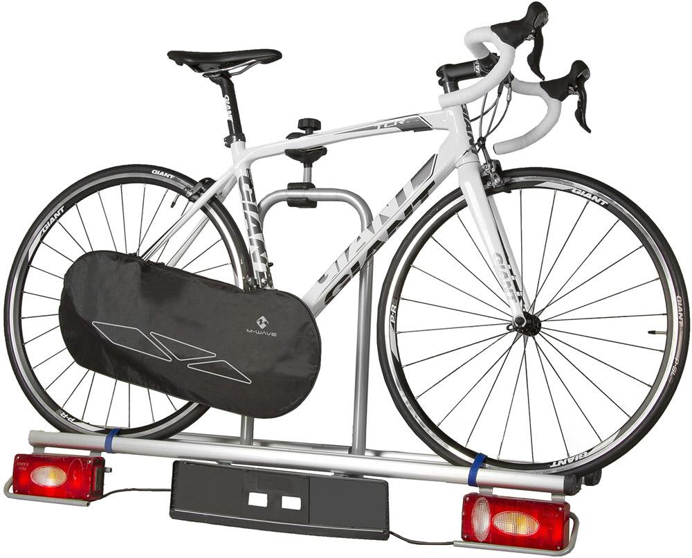 M-Wave Schutztasche Rotterdam Protect für Fahrrad-Antriebseinheit beim Transport auf einem Heckträger.