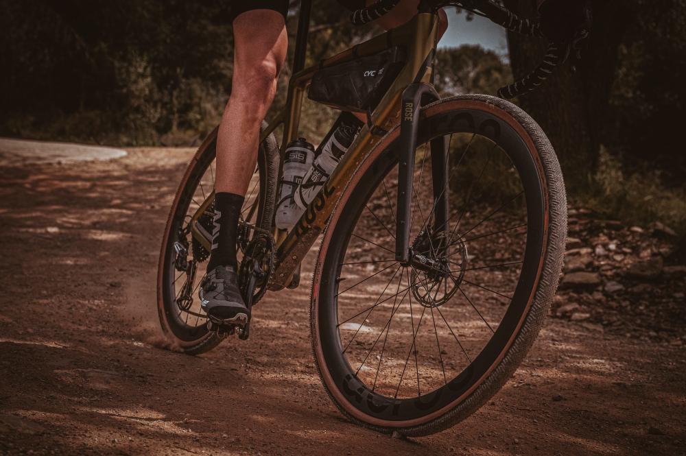 Schwalbe Faltreifen G-ONE RS PRO V-Guard 40-622 Schwarz - maximaler Gravel-Speed