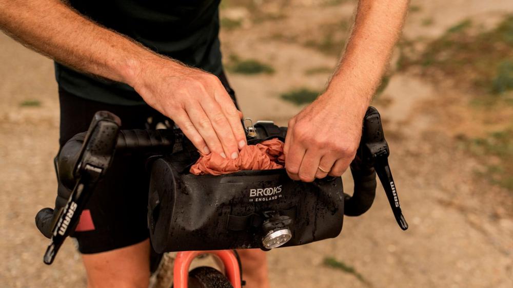 Brooks Scape Handlebar Pouch 3 L - Mud Green, wasserdicht