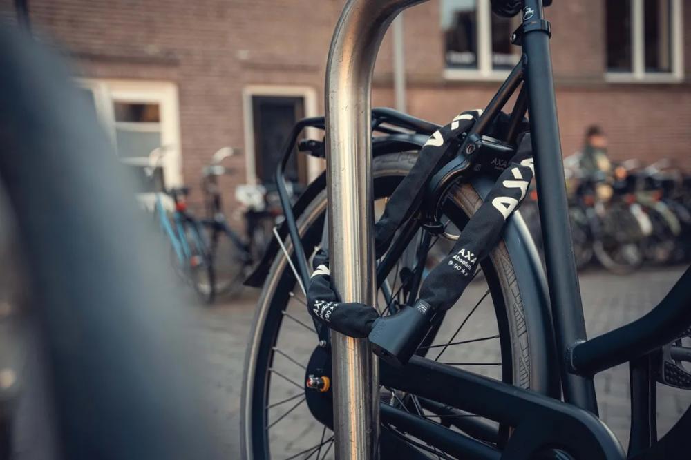 AXA Kettenschloss Absolute 110/9 - Hochsicheres Fahrradschloss mit 9mm Kettenglieder