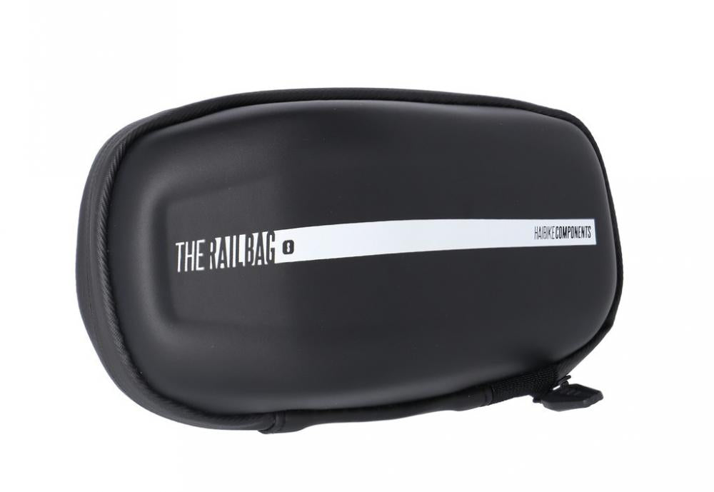 Schwarze MRS TheRailbag S Fahrradtasche mit weißem Schriftzug "THE RAILBAG" und "HAIBIKE COMPONENTS".