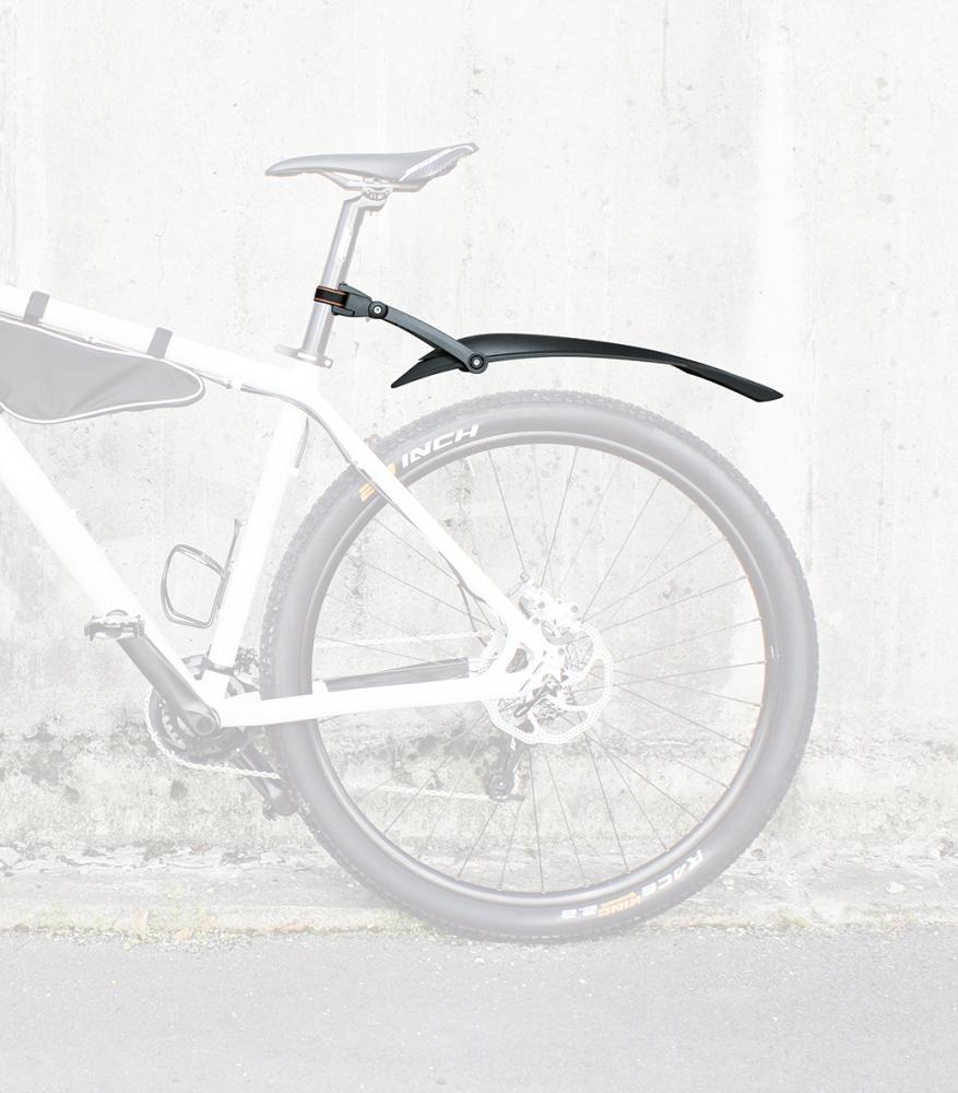 SKS X-Blade Hinterrad-Schutzblech 26/27,5 Zoll mit Quick-Release am Fahrrad montiert.