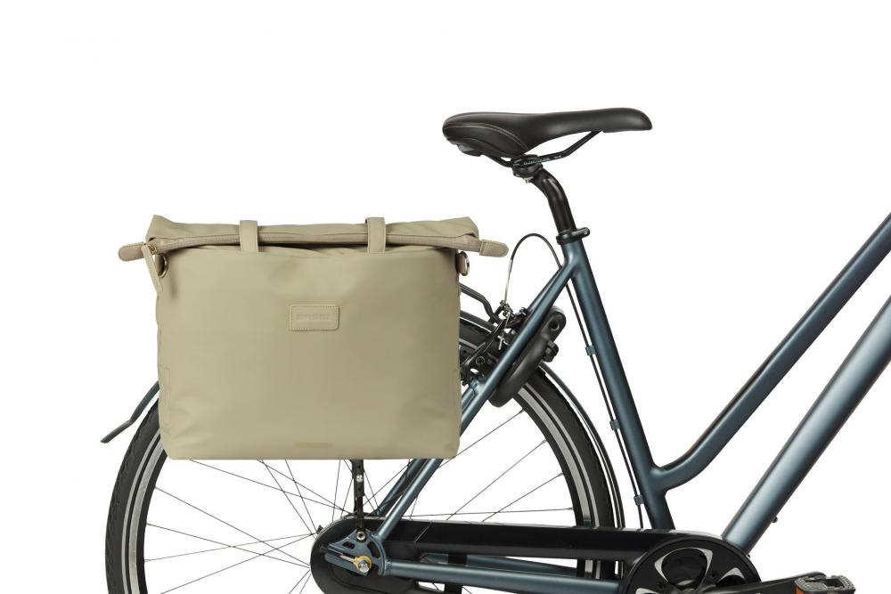 Basil Schultertasche Manhattan 12 Liter Taupe - wasserdichte Laptop-City-Fahrradtasche mit Hook-On-System