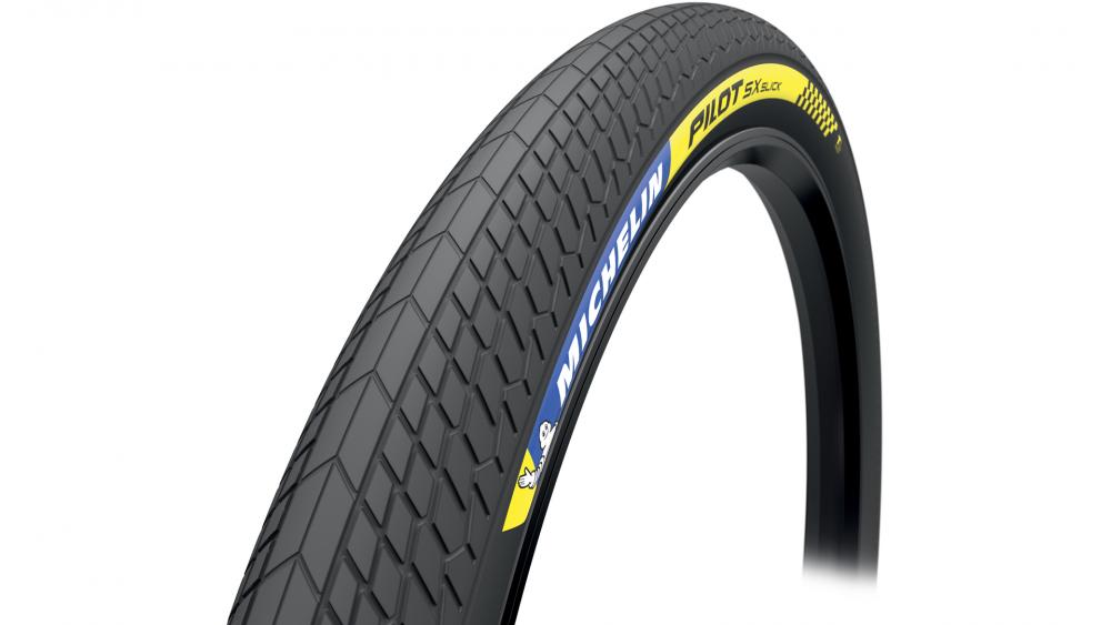 Michelin Pilot SX Fahrradreifen 20x1.70 schwarz mit Profil und gelb-blauem Logo.