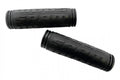 Zwei schwarze SRAM Racing Griffe 130 mm bieten sicheren Halt für sportliche Fahrten.